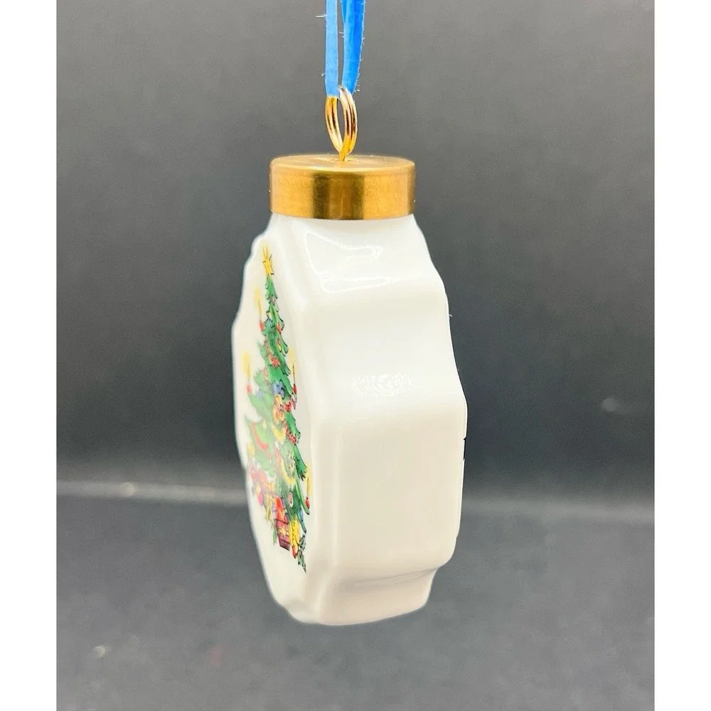 Vintage 2001 White Ceramic Christmas Ornament With‎ Tree Williamsburg VA Rare